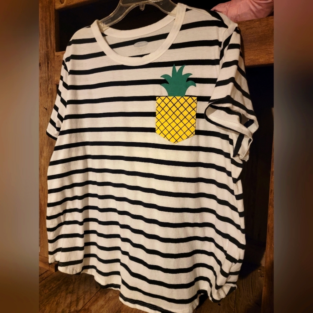 Old Navy XL tee